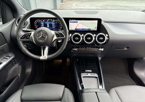 Mercedes-Benz B 180, 2024