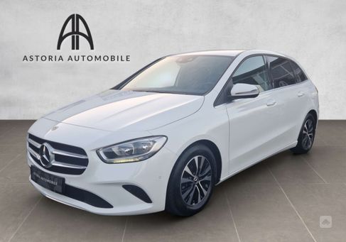 Mercedes-Benz B 180, 2022