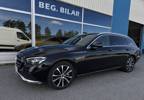 Mercedes-Benz E 300, 2022 3