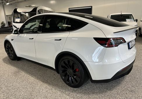 Tesla Model Y, 2022 2