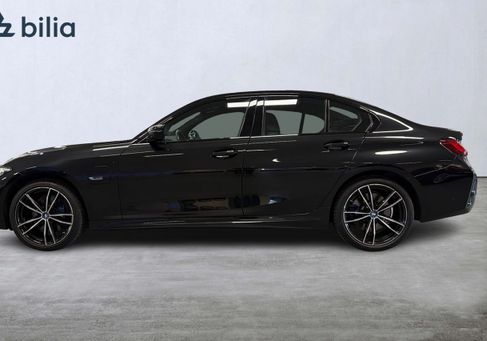 BMW 330, 2023