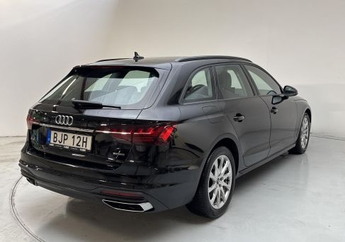 Audi A4, 2022