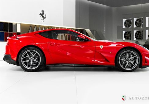 Ferrari 812, 2019