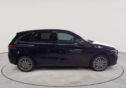 Mercedes-Benz B 250, 2022 3