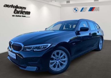 BMW 330, 2022