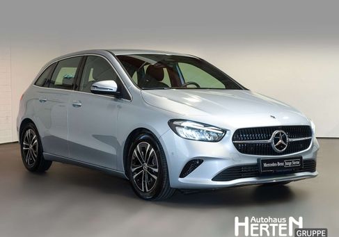 Mercedes-Benz B 180, 2025