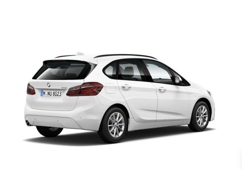 BMW 216, 2021