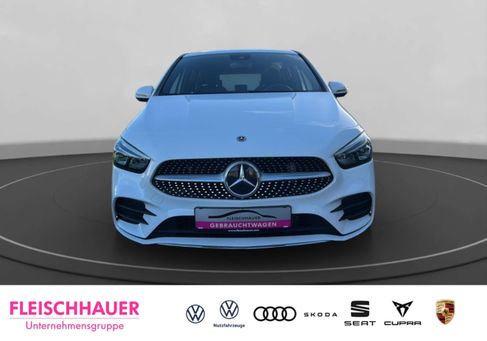 Mercedes-Benz 220, 2019