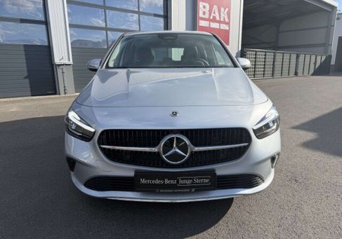 Mercedes-Benz B 180, 2024