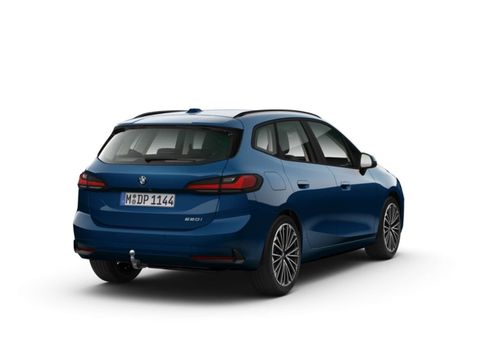 BMW 220, 2025