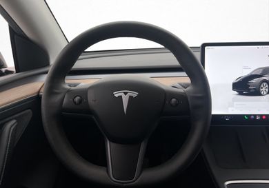 Tesla Model Y, 2023