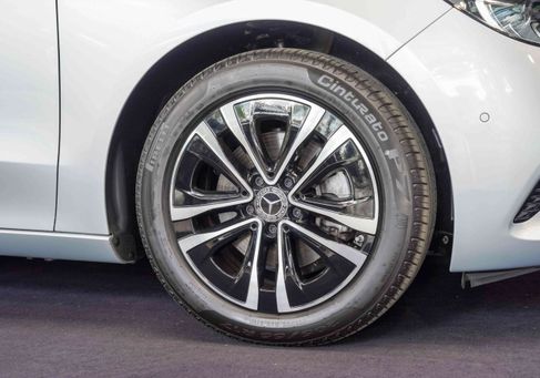 Mercedes-Benz B 180, 2023