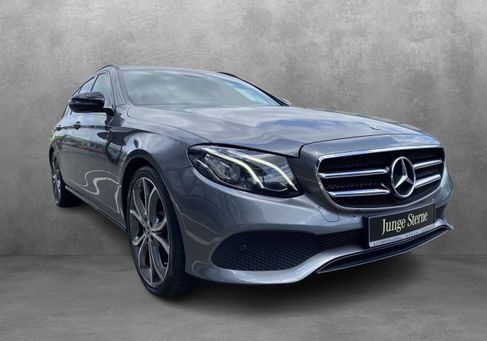 Mercedes-Benz E 300, 2019 3