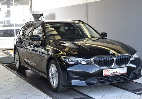 BMW 330, 2021