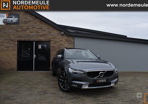 Volvo V90 Cross Country, 2017