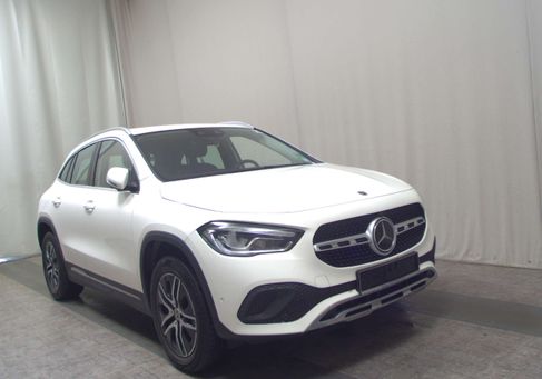 Mercedes-Benz GLA 220, 2020