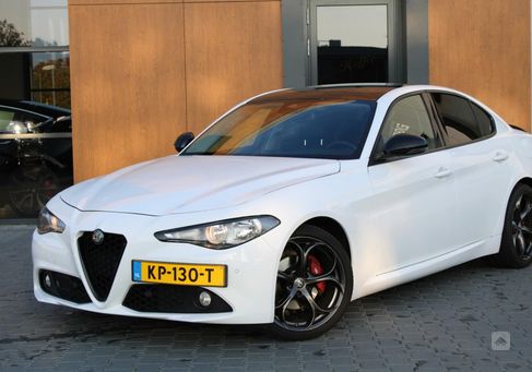 Alfa Romeo Giulia, 2016