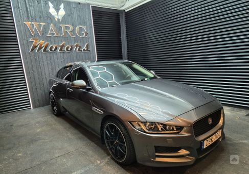 Jaguar XE, 2016