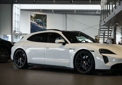 Porsche Taycan, 2023