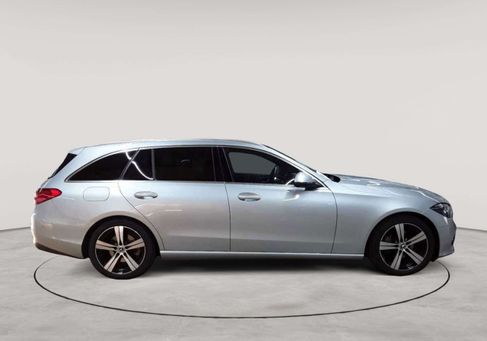 Mercedes-Benz C 180, 2022