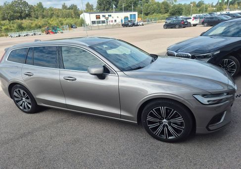 Volvo V60, 2022