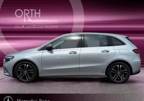 Mercedes-Benz B 180, 2024