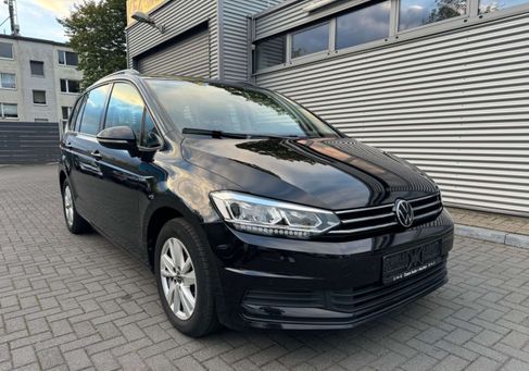 Volkswagen Touran, 2023 3