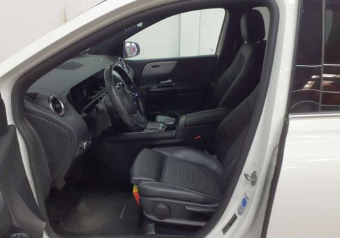 Mercedes-Benz B 200, 2020