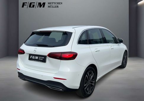 Mercedes-Benz B 180, 2025