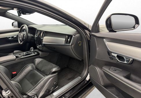 Volvo V90, 2021