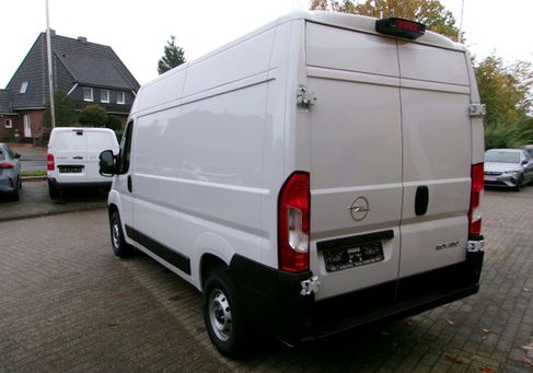Opel Movano, 2025