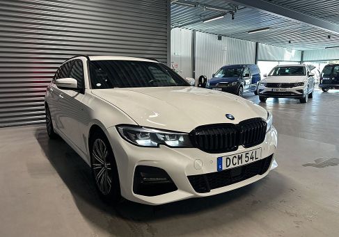 BMW 330, 2021 3
