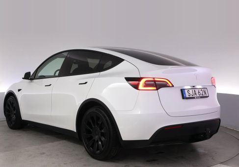 Tesla Model Y, 2024 3