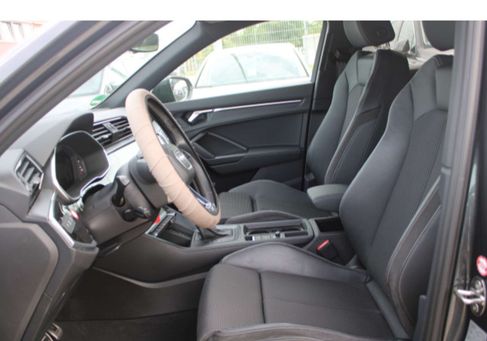 Audi Q3, 2022 3