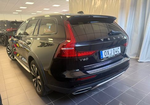 Volvo V60 Cross Country, 2021