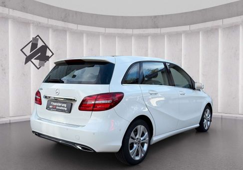 Mercedes-Benz B 180, 2018 3