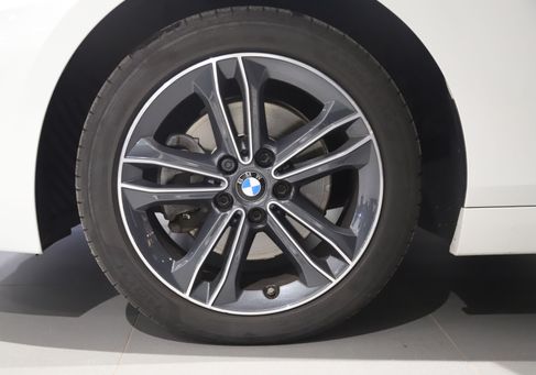 BMW 218, 2021 3
