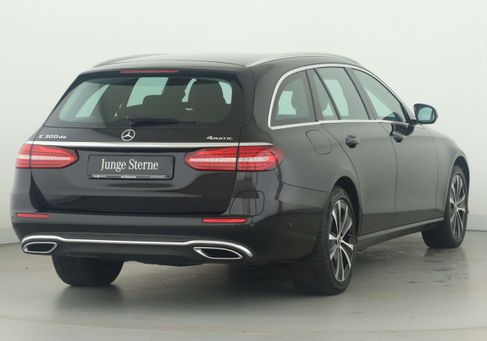 Mercedes-Benz E 300, 2023 2