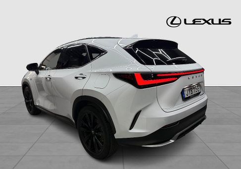 Lexus NX, 2022