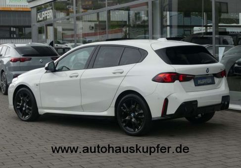 BMW 118, 2025 3