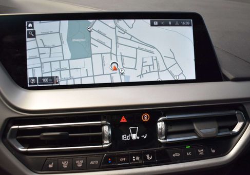 BMW 220, 2022 3
