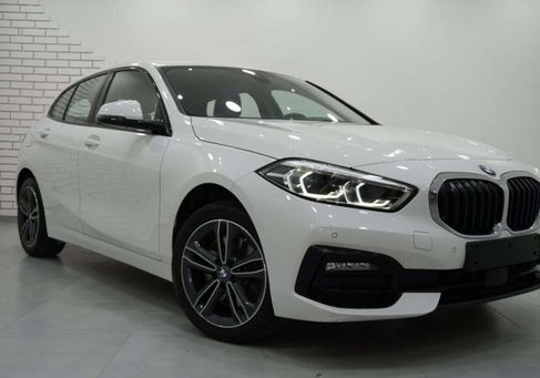 BMW 120, 2021