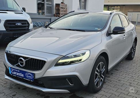 Volvo V40 Cross Country, 2017