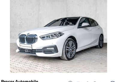 BMW 118, 2022