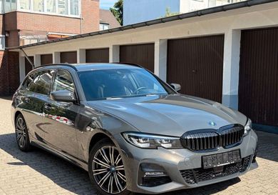 BMW 330, 2022