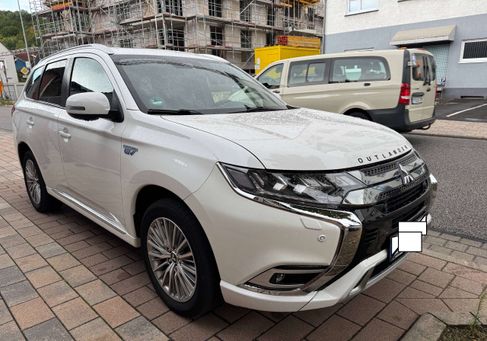Mitsubishi Outlander, 2021