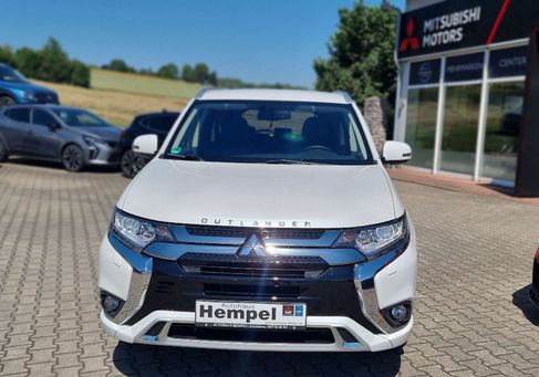Mitsubishi Outlander, 2020