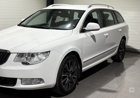 Skoda Superb, 2011