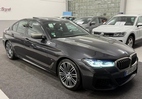 BMW M550, 2021