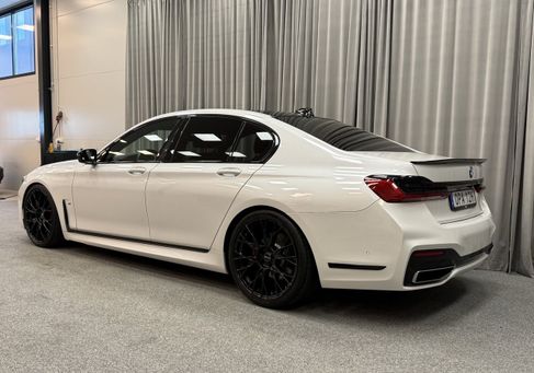 BMW 740, 2020